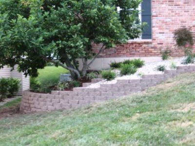 staggered retaining wall contractor
